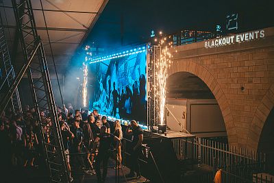 BeamZ Professional LCB400IP: Výkonný voděodolný LED bar