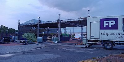 Ground support stage roofing system 13x9m