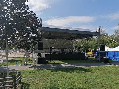 Ground supportové zastřešení podia 11x9m